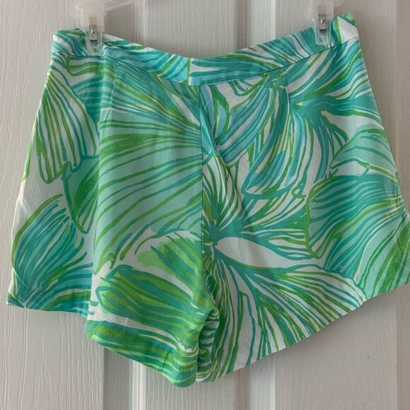 Lilly Pulitzer Jeannie Shorts Green Fronds Place Casual Tropical Women’s Sz 2 - Picture 2 of 11